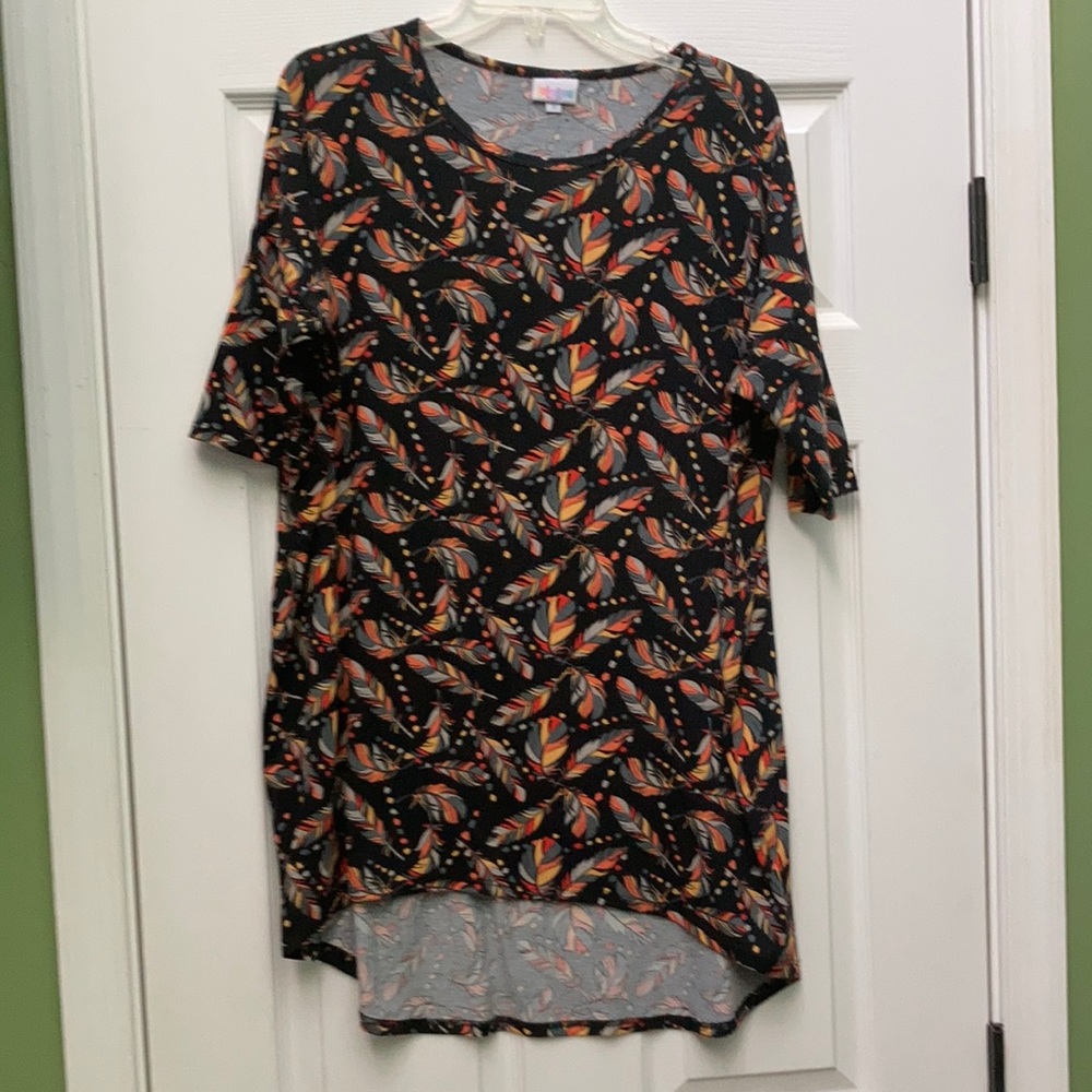 LAST CHANCE!! 3/$15 Lularoe feather print shirt size medium